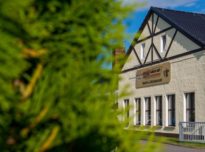 Sporthotel Glueck Auf Moenchenfrei Brand-Erbisdorf Eksteriør billede