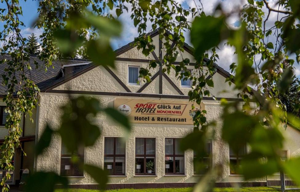 Sporthotel Glueck Auf Moenchenfrei Brand-Erbisdorf Eksteriør billede